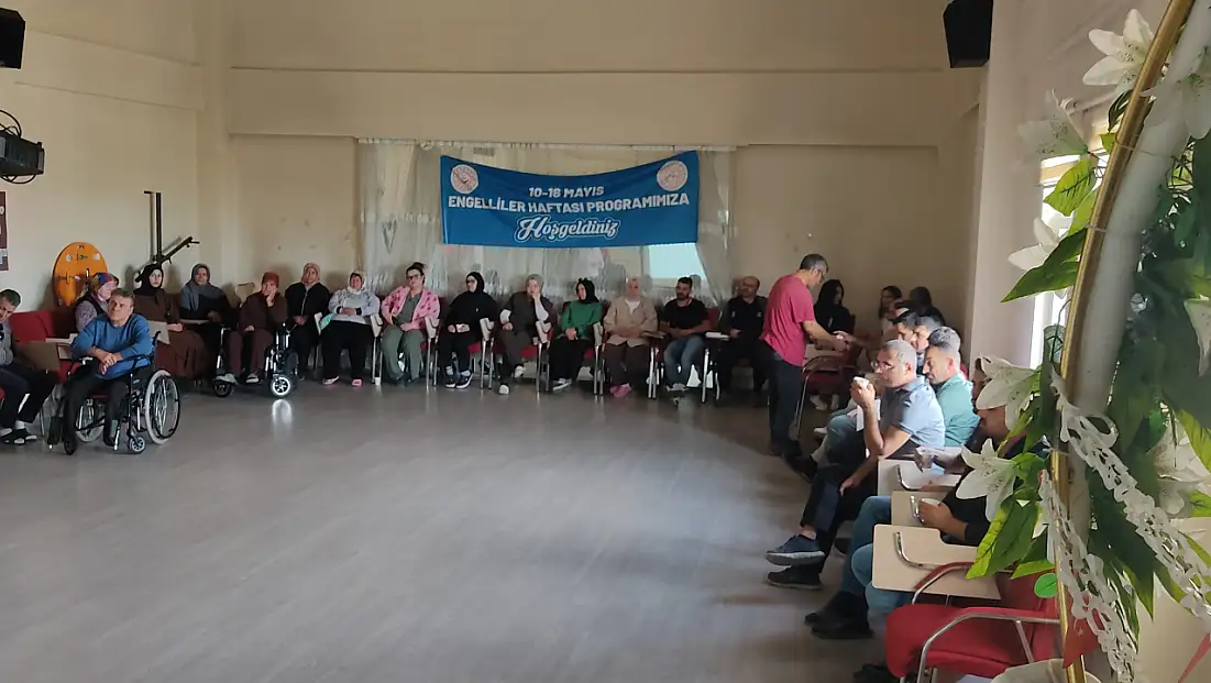 Ağrı’da Engelsiz Yaşam Merkezi’nde iletişim ve teknoloji bağımlılığı eğitimi verildi