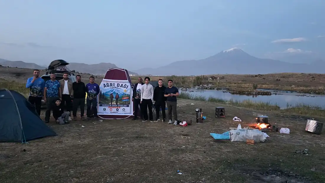 Ağrı Dağı eteklerinde doğayla iç içe kamp