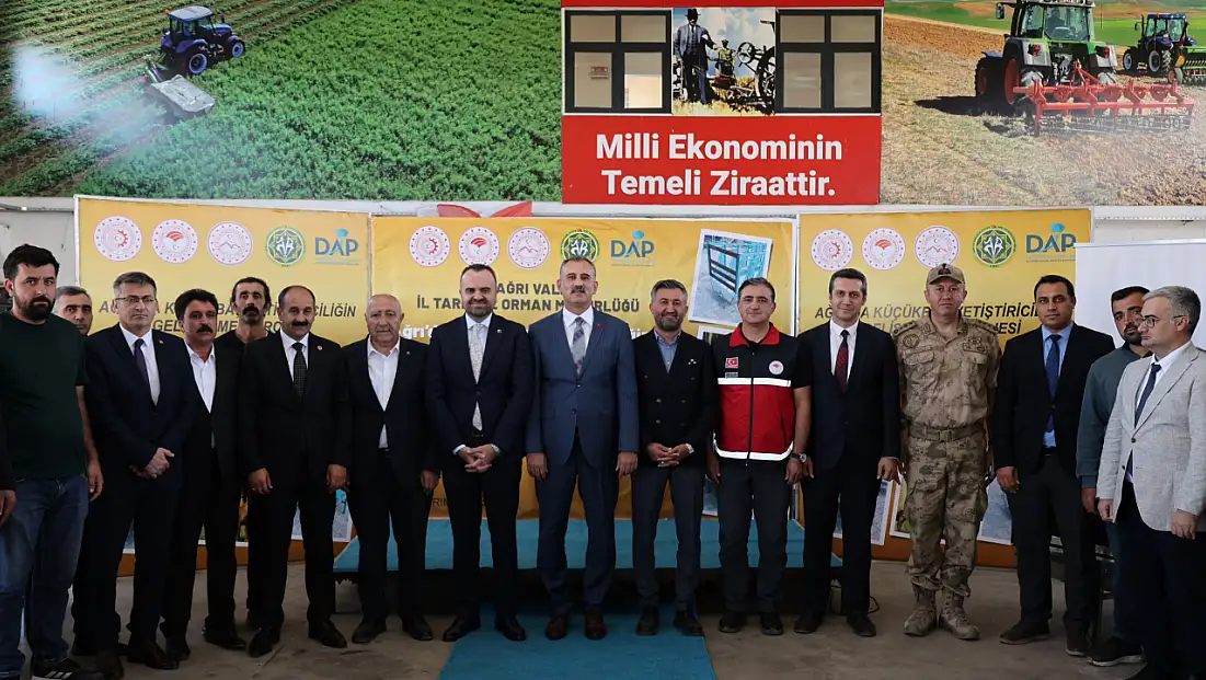 Ağrılı yetiştiricilere yüzde 72 hibeyle yemlik dağıtıldı