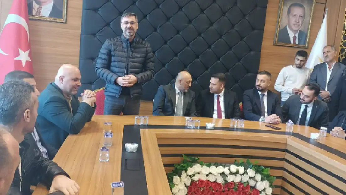 AK Parti Bitlis Merkez İlçe Teşkilatında Devir Teslim Töreni Gerçekleştirildi