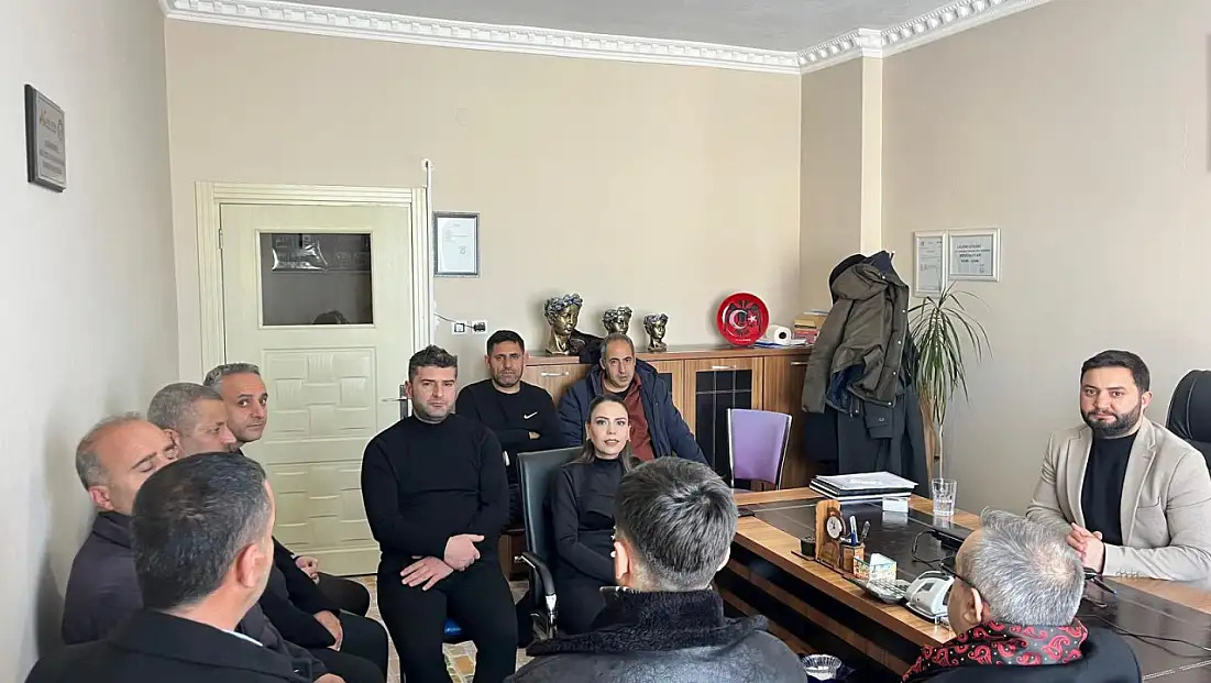 AK Parti Güroymak Teşkilatından Özel Eğitim Merkezine Ziyaret