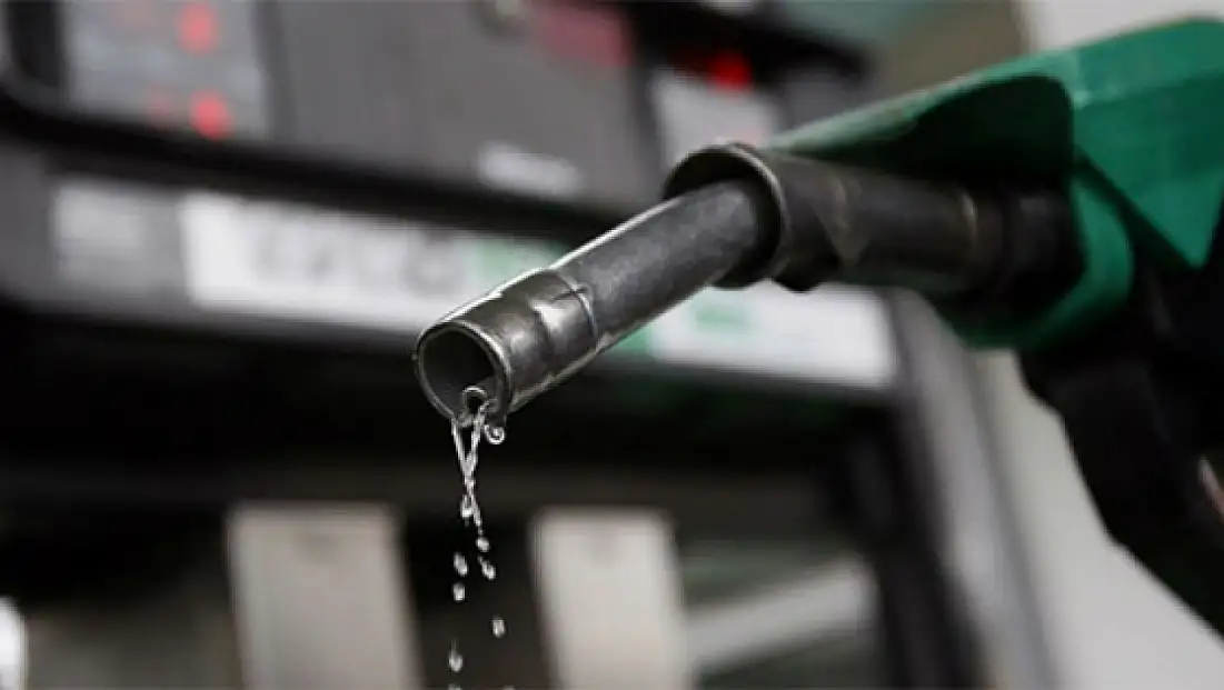 Akaryakıt fiyatlarına büyük indirim yolda! Benzin, motorin ve LPG'deki son gelişmeler neler?
