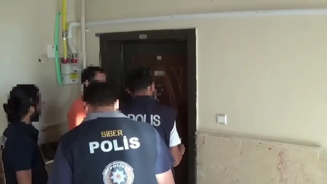 Araç kaporası dolandırıcılığına Ağrı operasyonu! 120 kişiyi dolandıran şüphelilerden biri tutuklandı