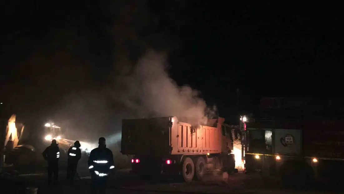 Başkale'deki yangın itfaiyenin müdahalesiyle kontrol altına alındı