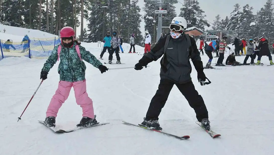 Beyaz tatilin adresi yine Sarıkamış oldu