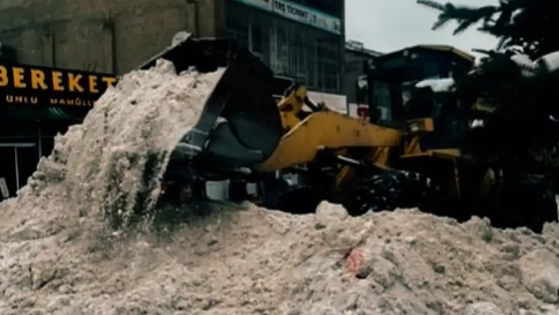 Bitlis’te Karla Mücadele Çalışmaları Aralıksız Sürüyor