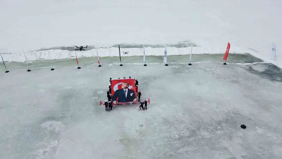 Çıldır Gölü buz üstünde şölene dönüştü