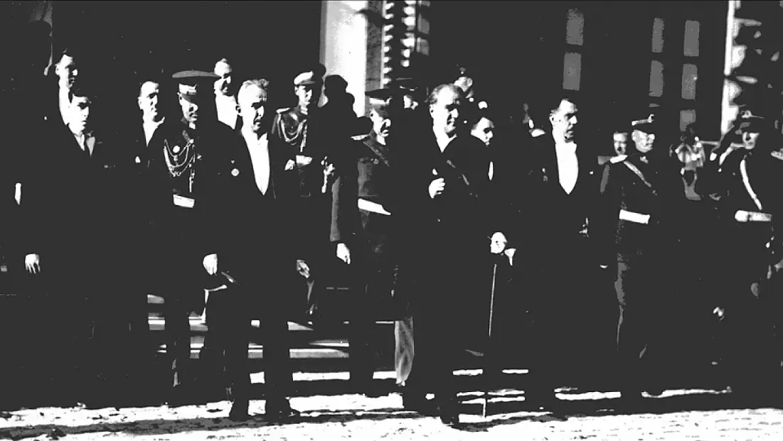 Cumhuriyetin 102. yılı: 29 Ekim ve Türk milletinin zaferi!