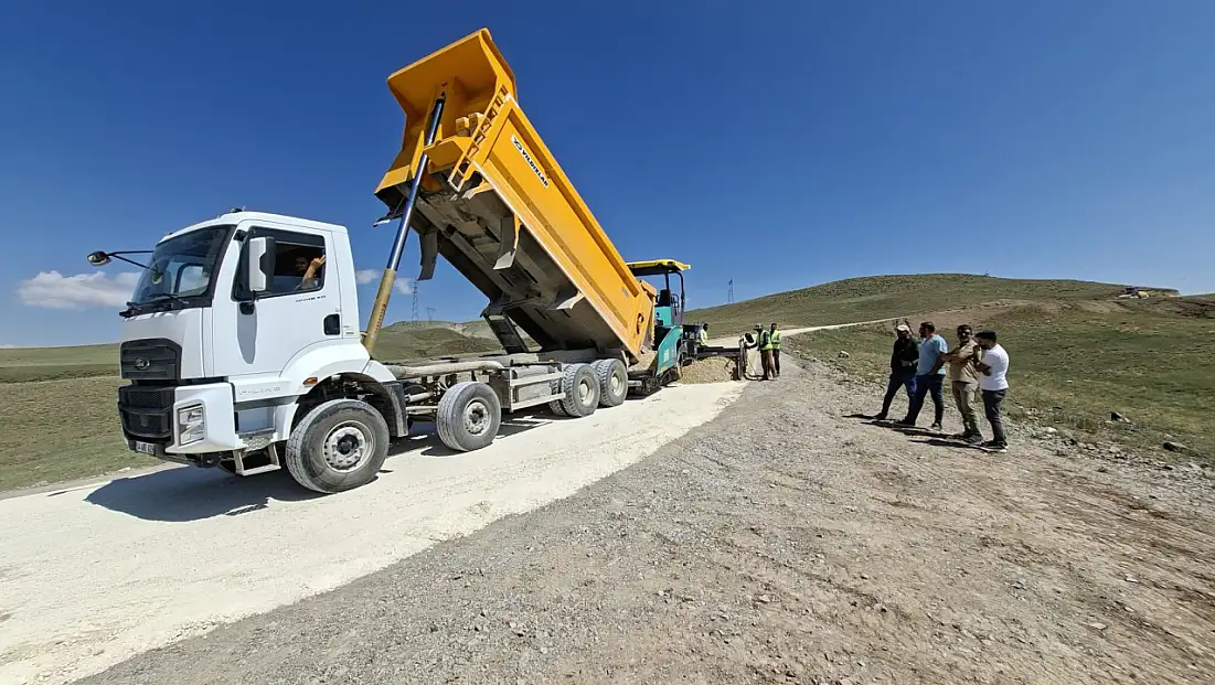 Diyadin'de yol yatırımları hız kesmiyor