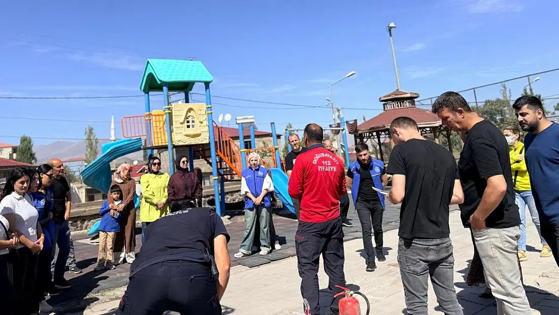 Doğubayazıt’ta gençlere trafik ve yangın eğitimi verildi