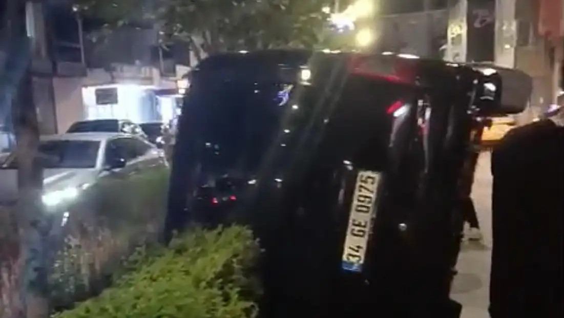 Doğubayazıt’ta kontrolden çıkan otomobil takla attı