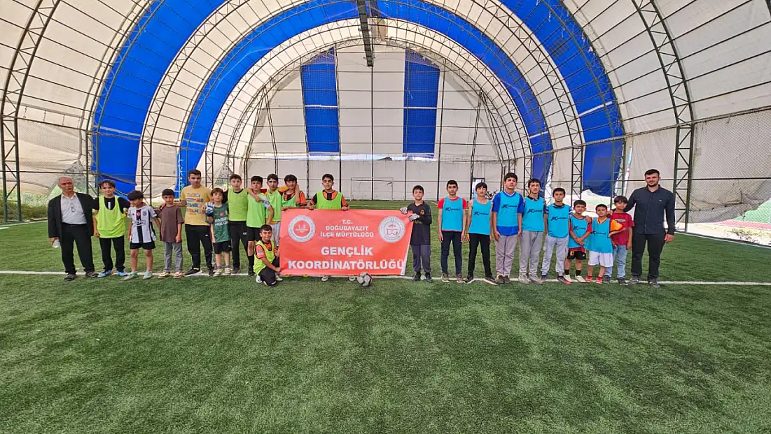 Doğubayazıt'ta Yaz Kur'an Kursları Futbol Turnuvası başladı