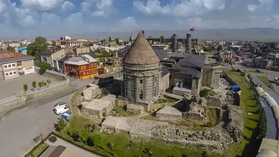 Erzurum adı nereden geliyor? Erzurum'un eski adı nedir?