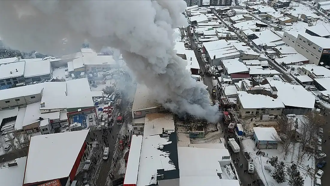 Erzurum’da iş yerleri alevlere teslim oldu