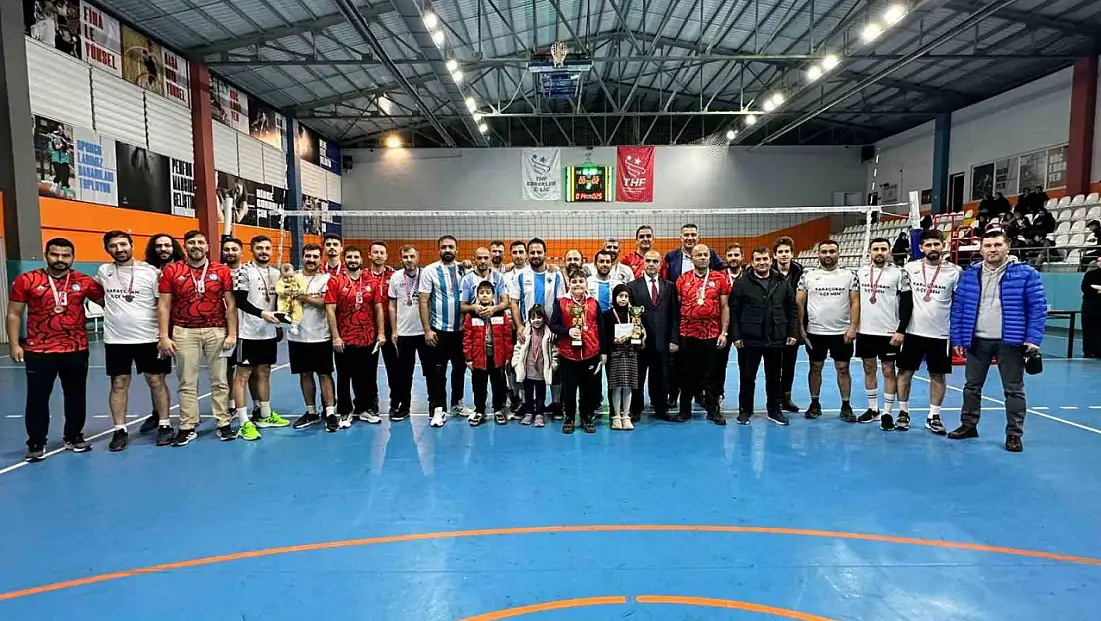 Erzurum'da Öğretmenler Günü Voleybol Turnuvası Sona Erdi, Dereceye Girenler Açıklandı