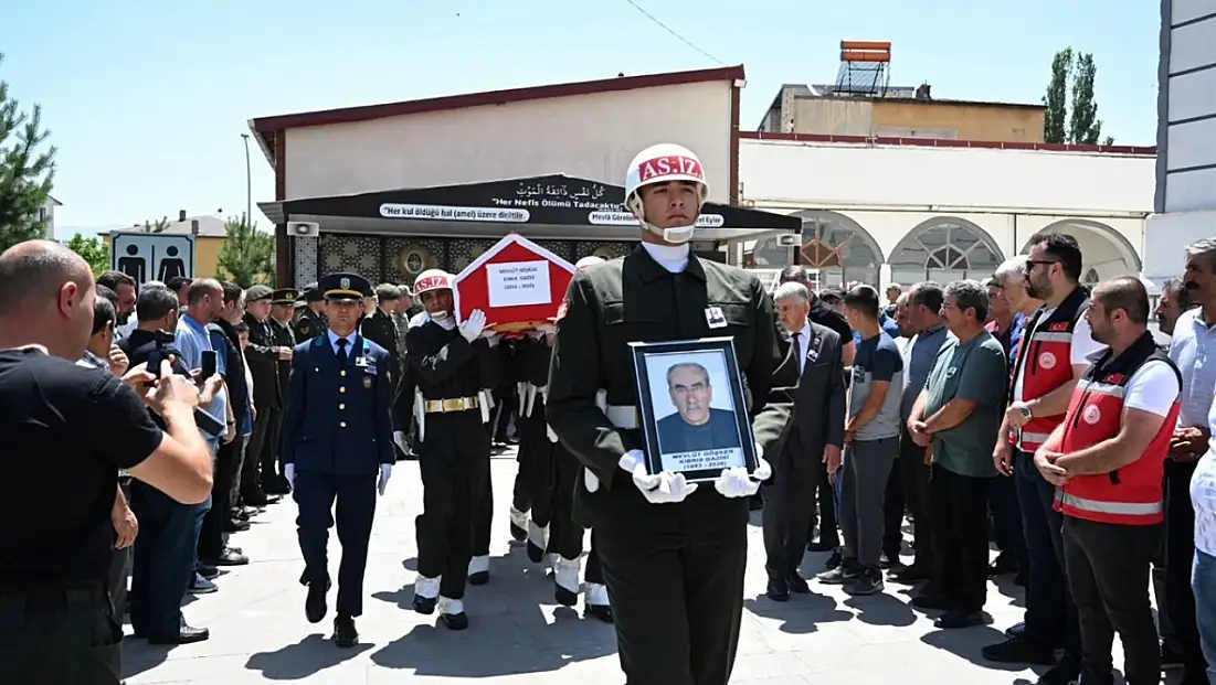 Erzurum, Kıbrıs Gazisi Mevlüt Göşker'i son yolculuğuna uğurladı