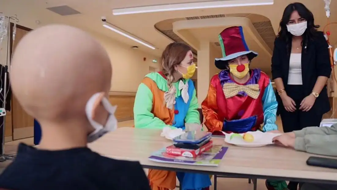 Erzurum Şehir Hastanesi’nde Çocuklar Sanatla Buluştu