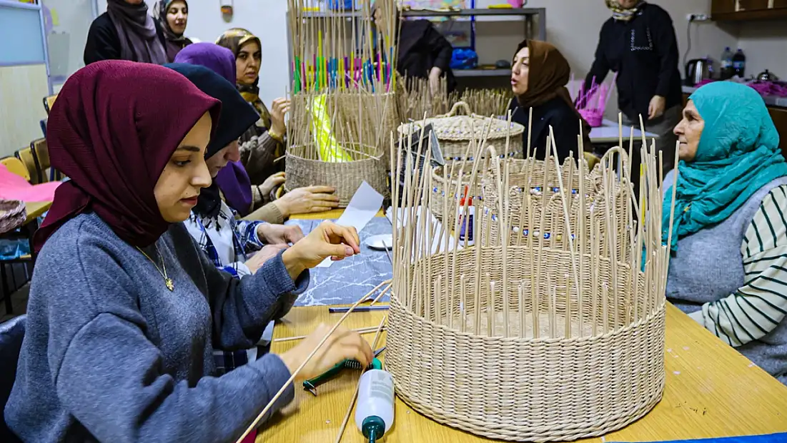 Geri dönüşüm kursu kadınlara gelir kapısı oldu