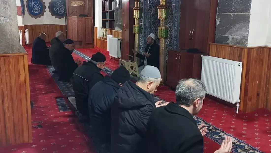 Hasköy’de Sabah Namazı Buluşması Düzenlendi