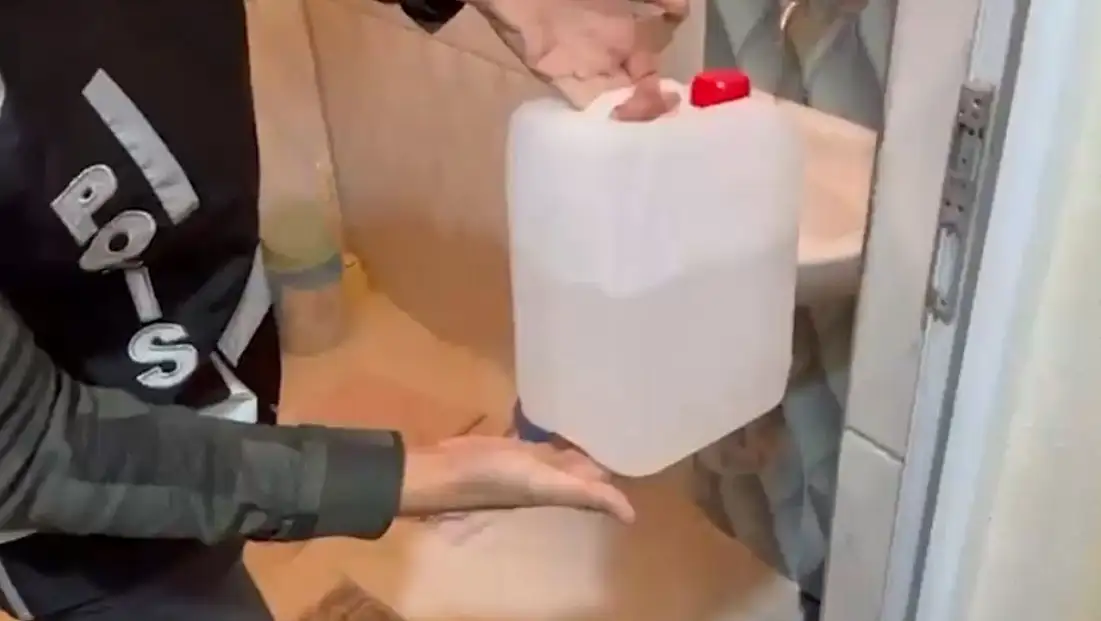 Iğdır'da sahte alkol ve ruhsatsız silahlara operasyon: Gözaltılar var!