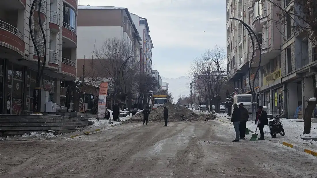 Kağızman’da Karla Mücadele Çalışmaları Aralıksız Devam Ediyor