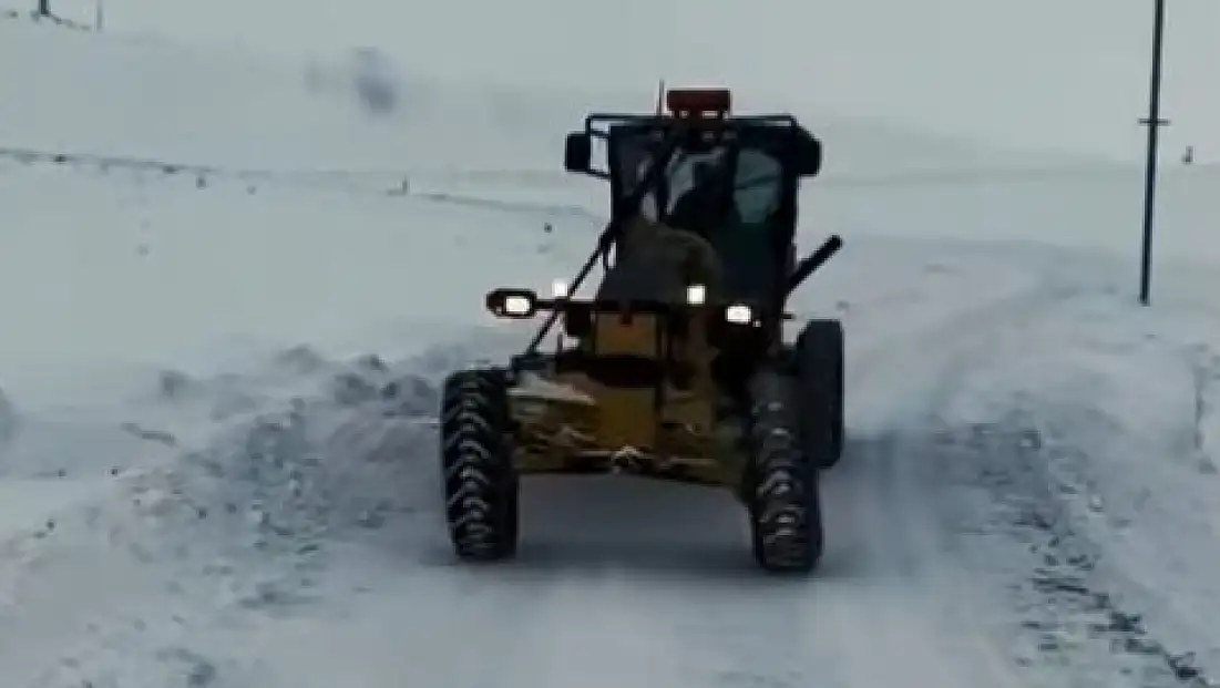 Kars İl Özel İdaresi Ekipleri Kış Şartlarında Görev Başında