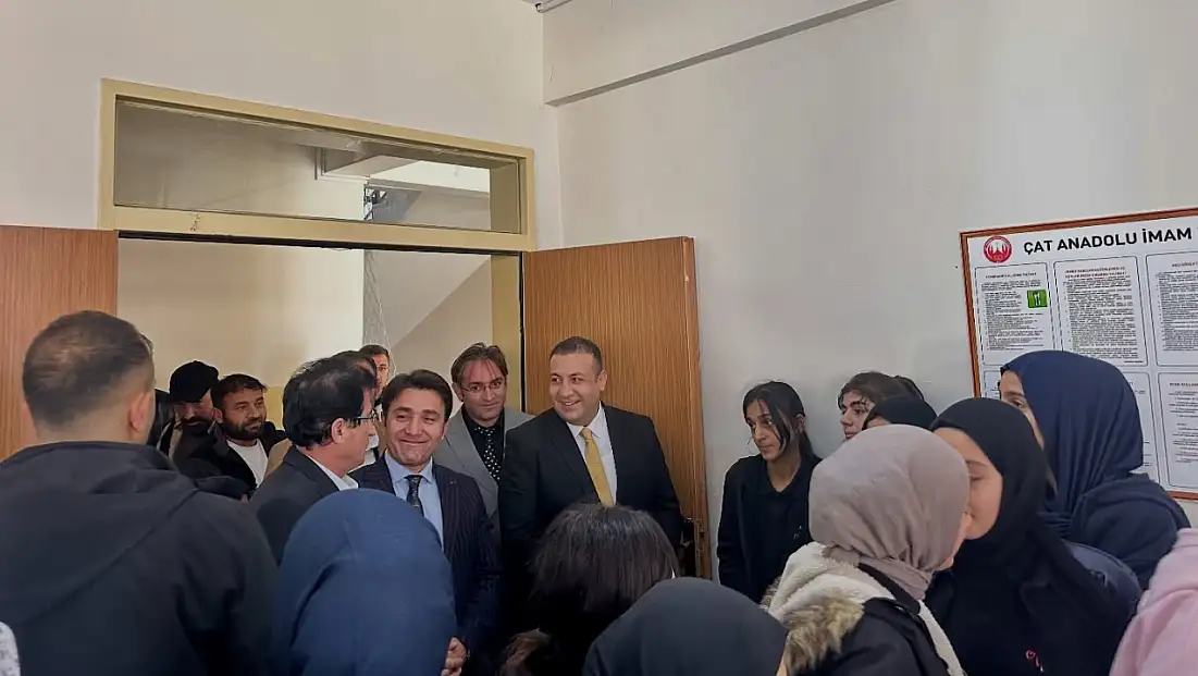 Kaymakam Yağan’dan Çat Anadolu İmam Hatip Lisesi’ne Ziyaret