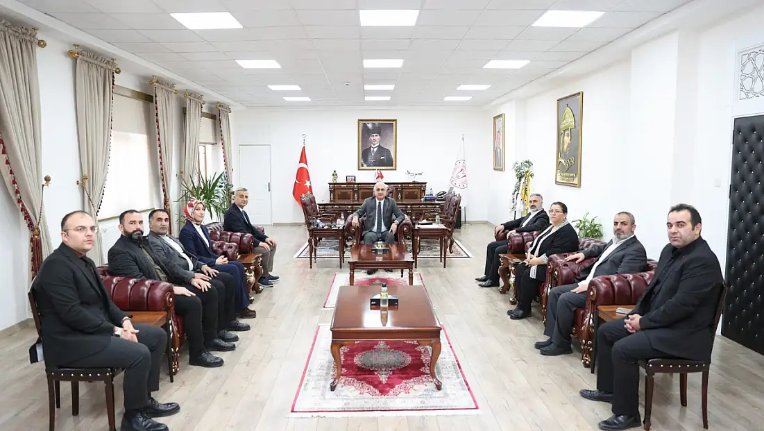 Kızılay Muş İl Merkezi Başkanı Gülbey Gümüştekin’den Vali Avni Çakır’a Ziyaret