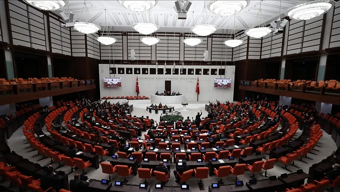 Lübnan'daki Türk askerinin görev süresi yine uzatıldı