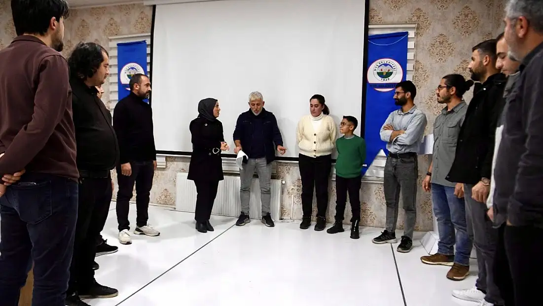 Muş Belediyesi’nde Tiyatro Kursu Başladı
