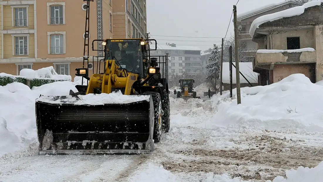 Muş Belediyesi’nden Kesintisiz Karla Mücadele