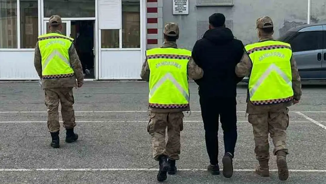 Muş'ta dolandırıcılık suçundan aranan şahıs yakalanıp cezaevine gönderildi