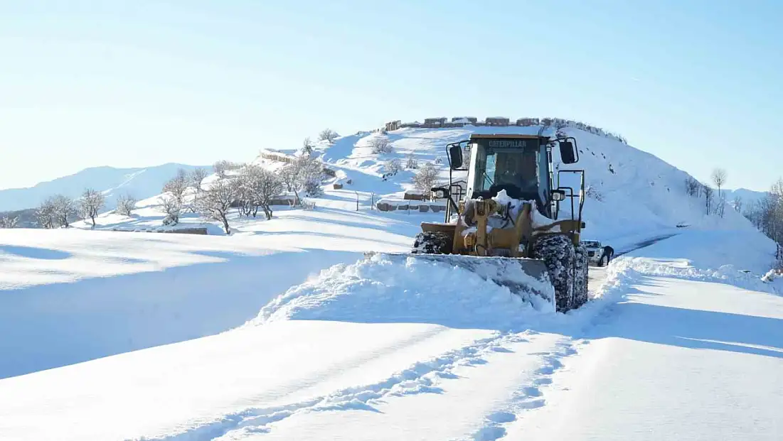 Muş’ta kar 146 köy yolunu kapattı