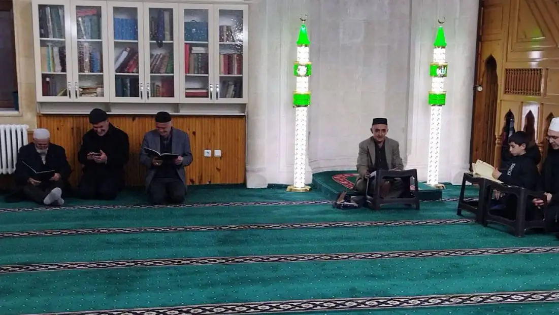 Oltu’da 1001 Hatim Okuması Programı Güllük Camii’nde Devam Ediyor