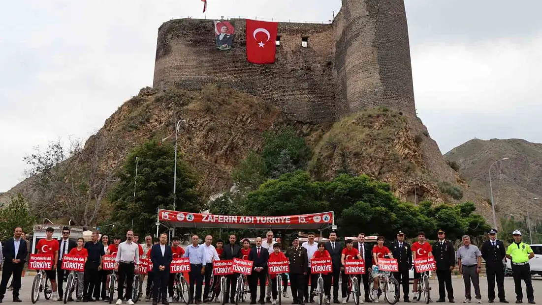 Oltu'da 15 Temmuz Demokrasi ve Millî Birlik Günü Anma Etkinlikleri Gerçekleştirildi