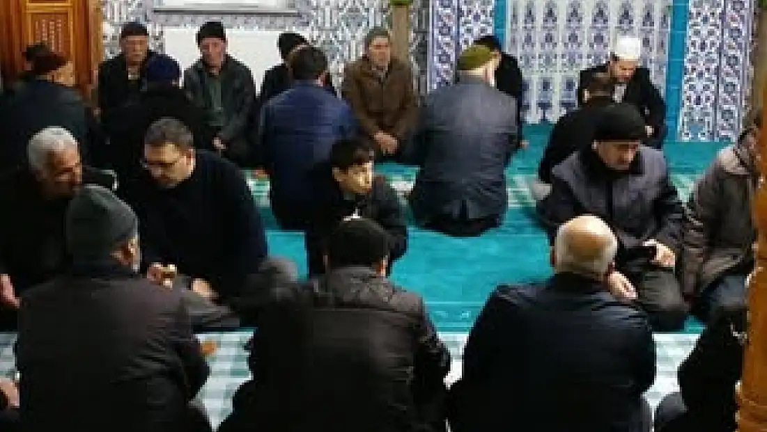 Oltu’da Sabah Namazı Buluşması Manevi Birliktelik Sundu