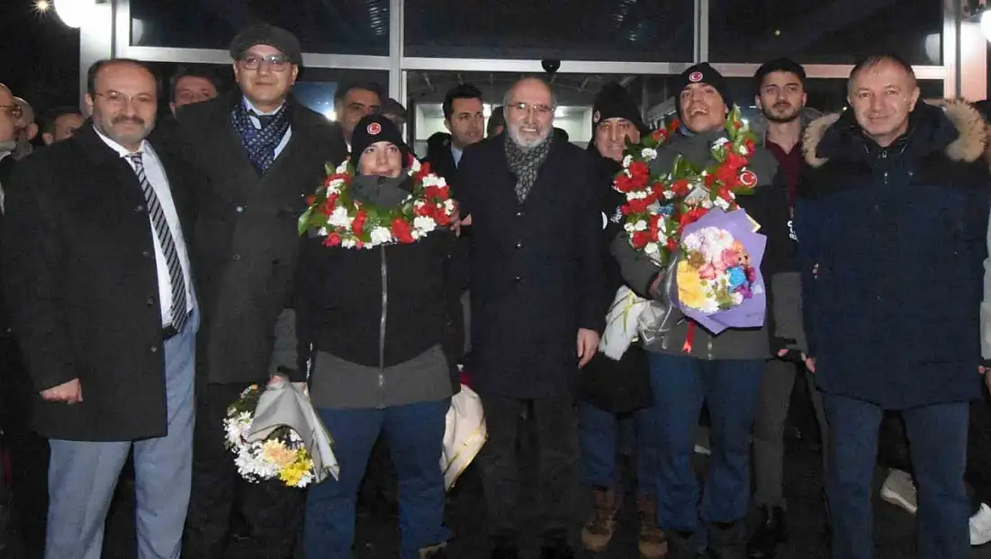 Otizmli ikizlerden alp disiplini pistlerinde tarih yazan performans