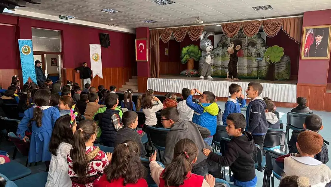 Sarıkamış'ta minikler 'Şarkılı Orman Oyunu' ile doğa sevgisini eğlenceli bir şekilde öğrendi
