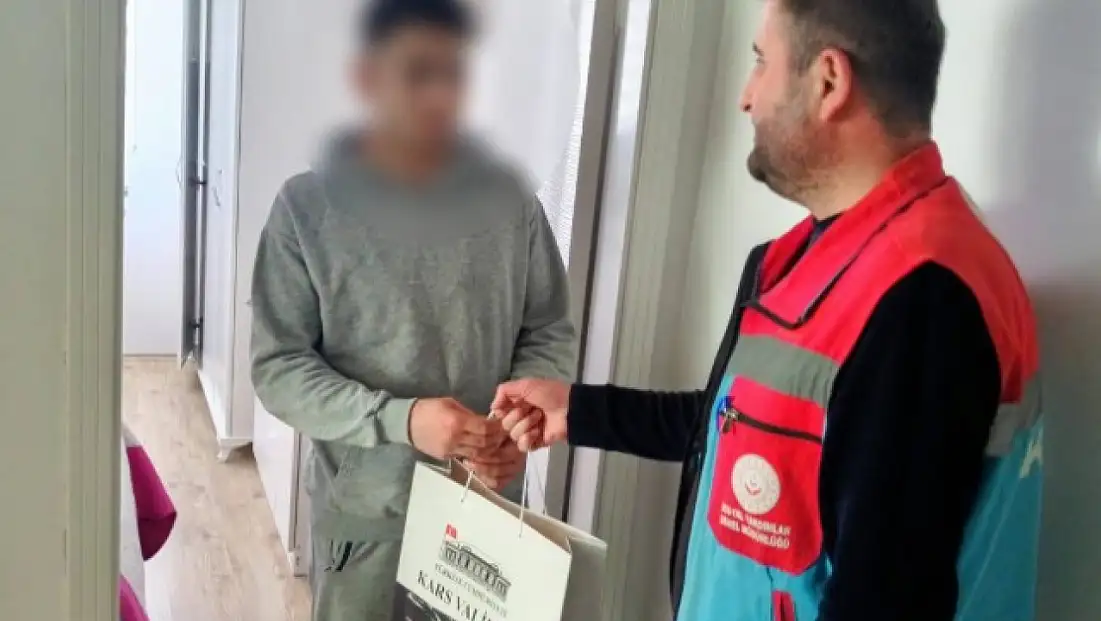 Sevdamız Eğitim Parolasıyla Öğrencilere Kaynak Kitap Desteği