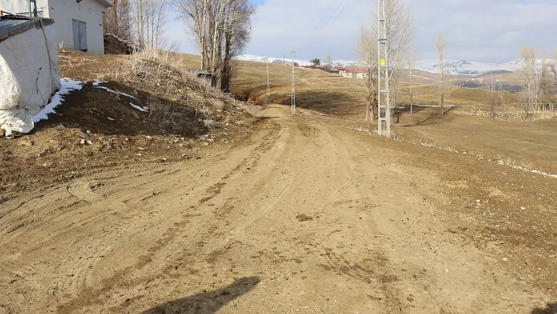 Söbeçayır Nurettin Mezrası’nda Sağlık İçin Yol Çalışması