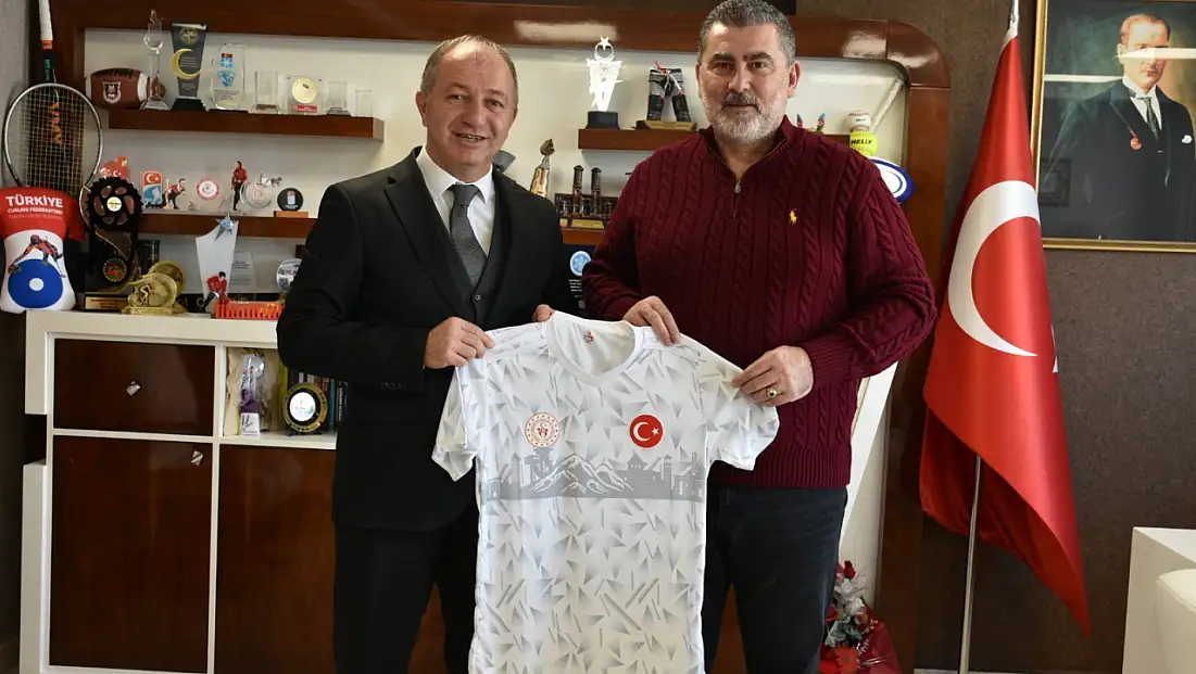 Türkiye Hentbol Federasyonu Genel Koordinatörü Serdar Eller’den Erzurum Gençlik ve Spor İl Müdürlüğü’ne Ziyaret