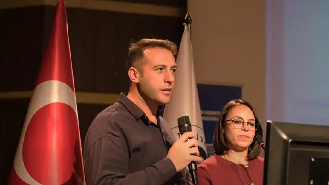 ÜNİDES Projesinde Başarılı Genç Girişimcilere Belgeleri Takdim Edildi