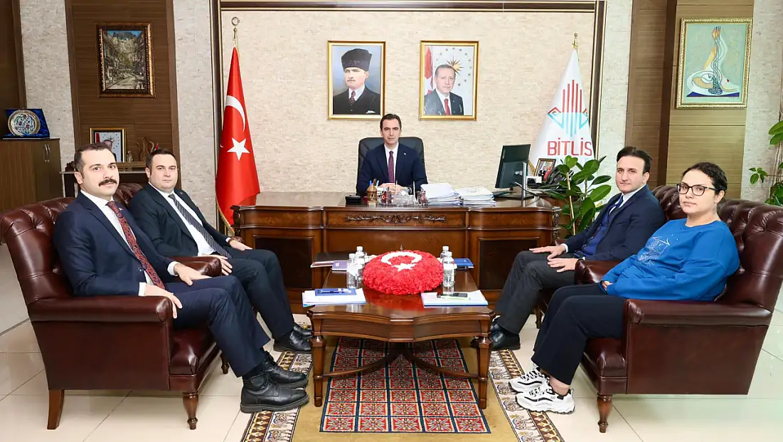 Vali Karakaya, Haftalık Değerlendirme Toplantısı Gerçekleştirdi