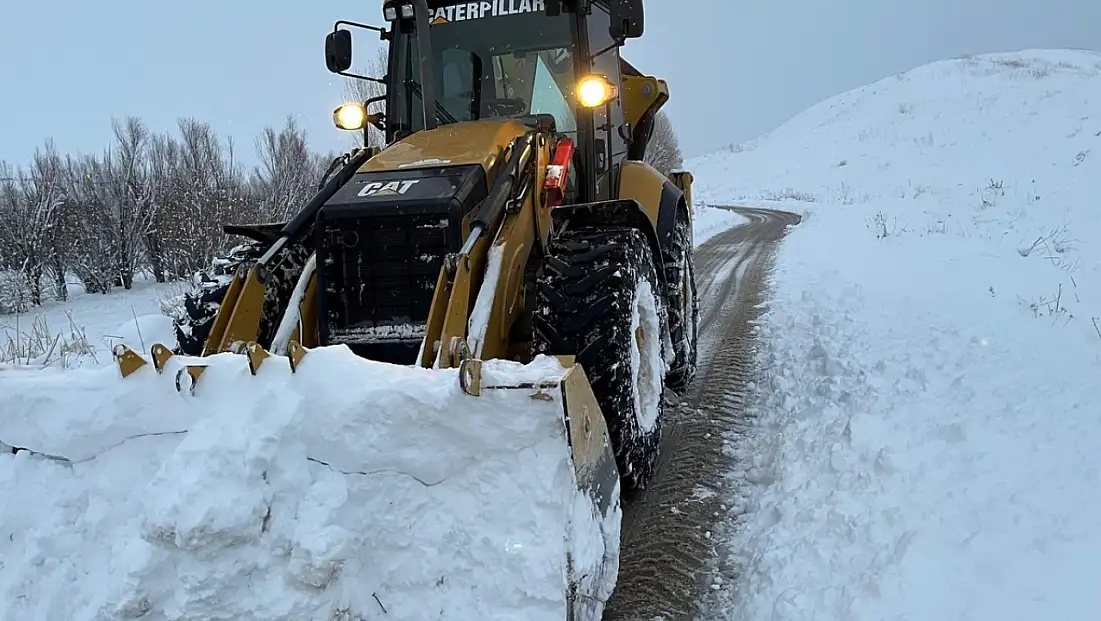 Van'da 24 Saatte 278 Yerleşim Yerinin Yolu Ulaşıma Açıldı