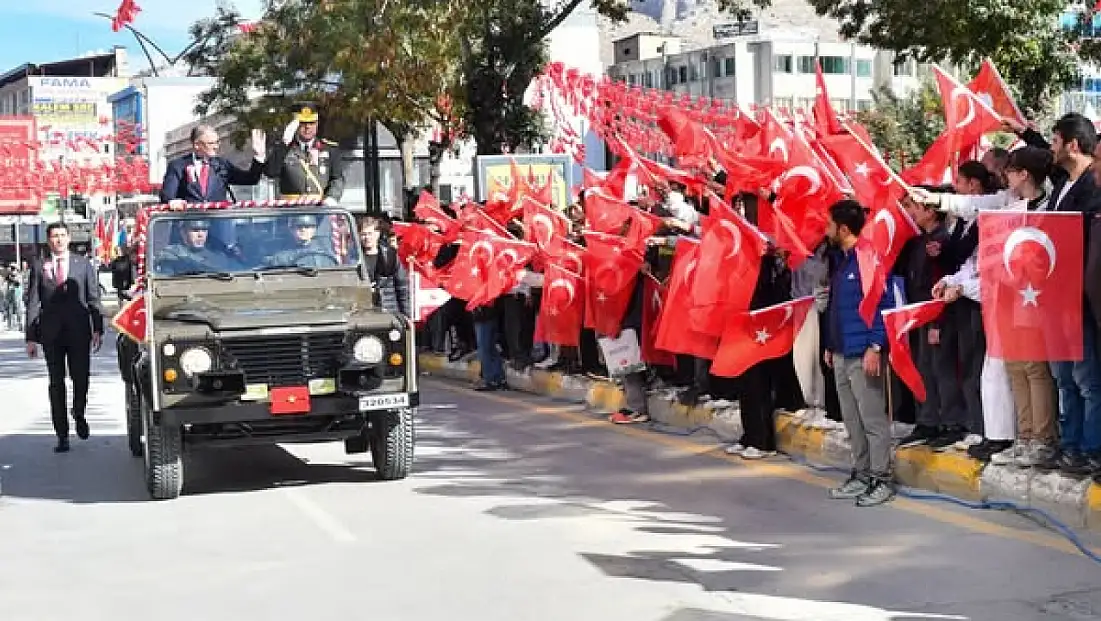 Van’da 29 Ekim Cumhuriyet Bayramı 102. Yıl Coşkusu