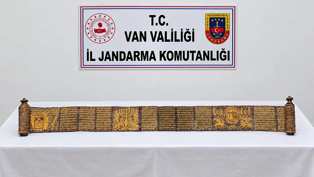 Van’da 310 santimetrelik Tevrat ele geçirildi