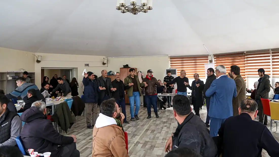 Van’da Engelli Bireylerle Sıra Gecesi Keyfi