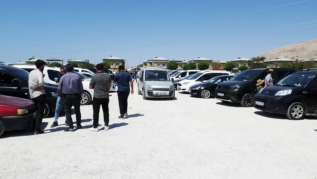 Van’da ikinci el araç pazarı altının yükselişinden etkilendi: “Soran çok, alan yok”