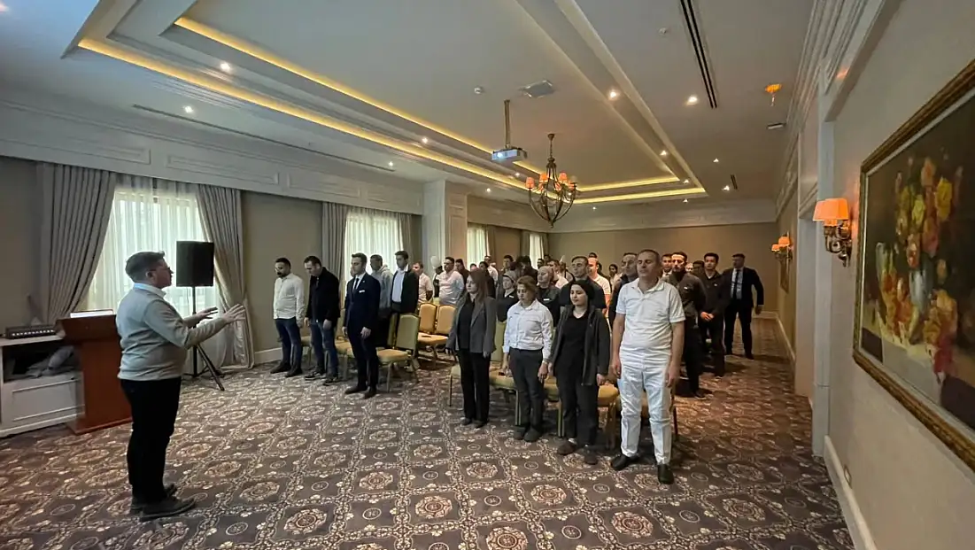 Van’da Otel Çalışanlarına Yönelik Stres ve İletişim Eğitimi Düzenlendi