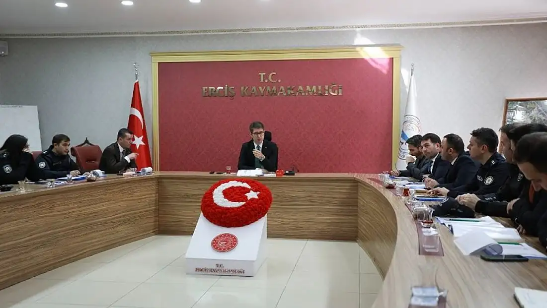 Van Erciş’te İlçe Emniyet Müdürlüğünün 2025 Faaliyetleri Değerlendirildi, 2026 Planlaması Yapıldı